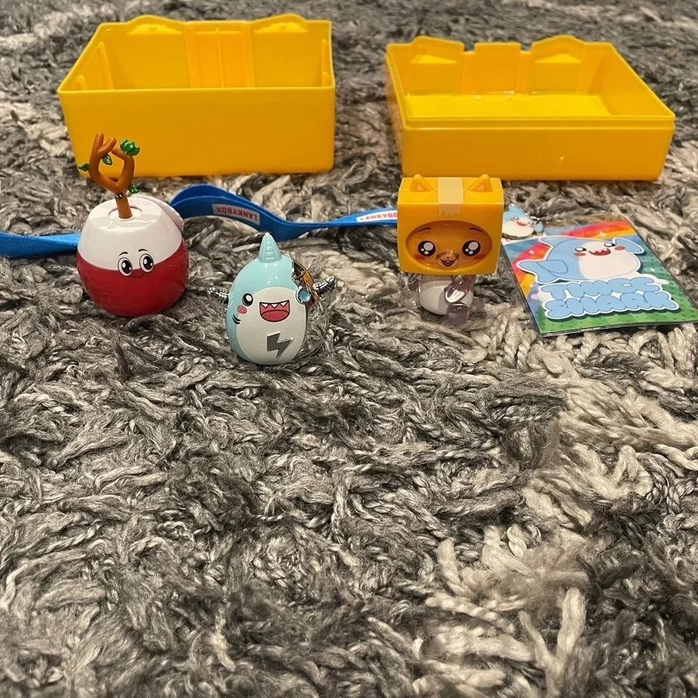 LankyBox MYSTERY BOX Toy Foxy Sticky n’ Canny Thicc Cyborg Shark
